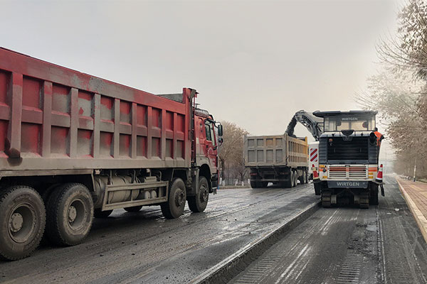 濟(jì)南攤鋪機出租